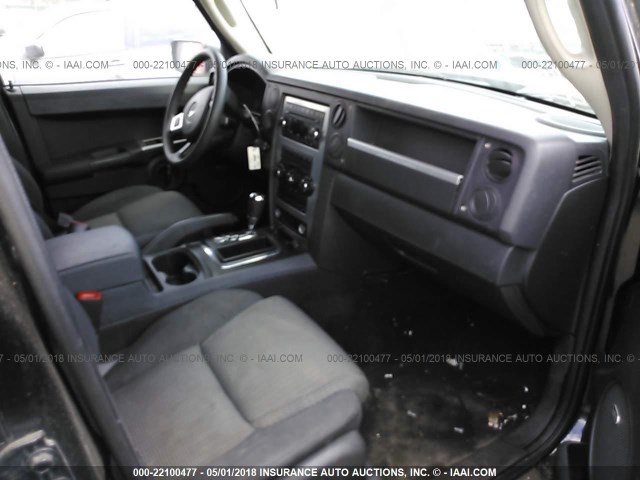 1J8HG48K78C155403 - 2008 JEEP COMMANDER SPORT შავი ფოტო 5