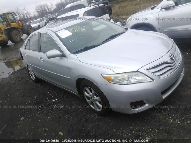 4T1BF3EK4BU219120 - 2011 TOYOTA CAMRY SE/LE/XLE SILVER photo 1