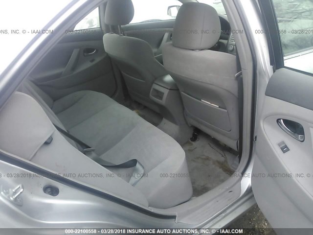 4T1BF3EK4BU219120 - 2011 TOYOTA CAMRY SE/LE/XLE SILVER photo 8
