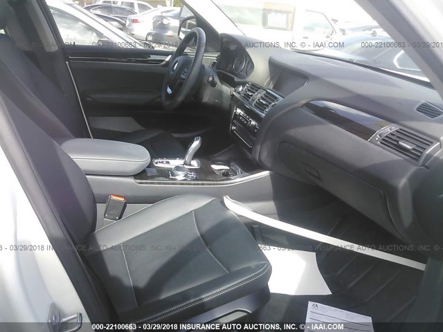 5UXWX9C53H0T01048 - 2017 BMW X3 XDRIVE28I WHITE photo 5