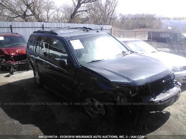 1GNDT13S642351976 - 2004 CHEVROLET TRAILBLAZER LS/LT BLACK photo 1