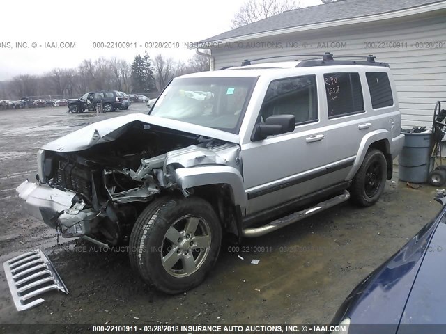 1J8HG48P47C573265 - 2007 JEEP COMMANDER SILVER photo 2