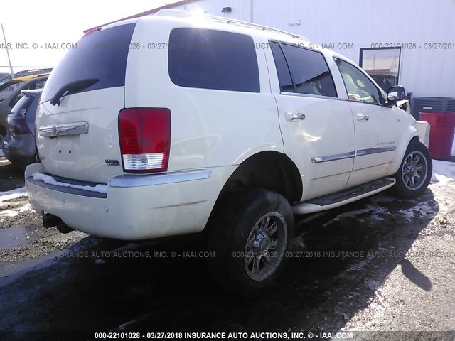 1A8HW58218F132531 - 2008 CHRYSLER ASPEN LIMITED WHITE photo 4