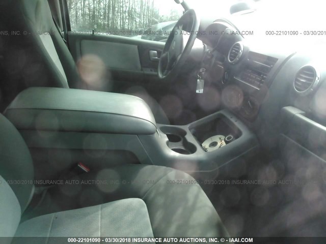 1FMPU16W74LA79509 - 2004 FORD EXPEDITION XLT ნაცრისფერი ფოტო 5