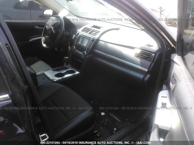 4T1BF1FK0DU243873 - 2013 TOYOTA CAMRY L/SE/LE/XLE 黑色 照片 5