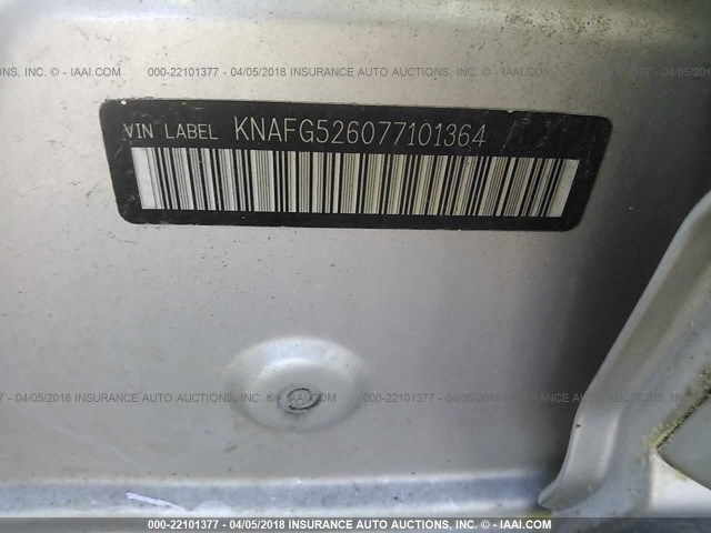 KNAFG526077101364 - 2007 KIA RONDO LX/EX SILVER photo 9