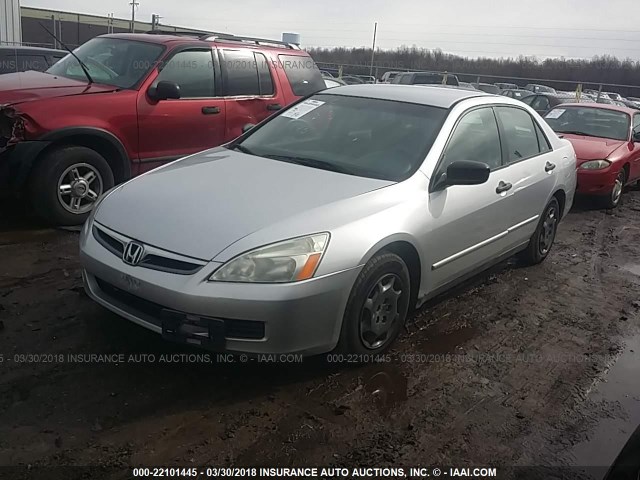 1HGCM56197A136809 - 2007 HONDA ACCORD VALUE SILVER photo 2