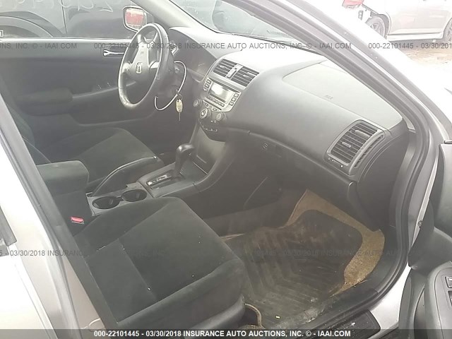 1HGCM56197A136809 - 2007 HONDA ACCORD VALUE SILVER photo 5