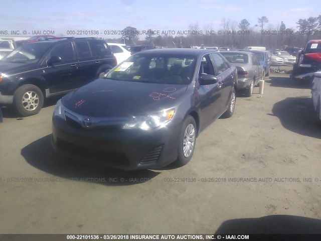 4T1BF1FKXEU333792 - 2014 TOYOTA CAMRY L/SE/LE/XLE 灰色 照片 2