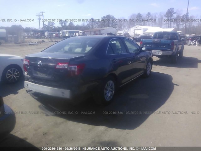 4T1BF1FKXEU333792 - 2014 TOYOTA CAMRY L/SE/LE/XLE 灰色 照片 4