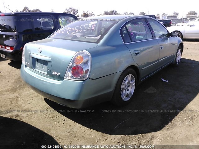 1N4AL11DX3C313696 - 2003 NISSAN ALTIMA S/SL BLUE photo 4