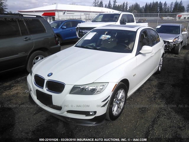 WBAPH5C52AA440290 - 2010 BMW 328 I SULEV WHITE photo 2