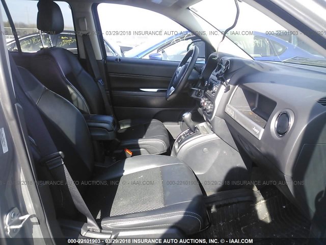 1C4NJDEB5GD712642 - 2016 JEEP COMPASS LATITUDE 银色 照片 5