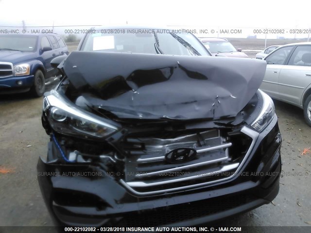 KM8J23A46HU464783 - 2017 HYUNDAI TUCSON SE BLACK photo 6