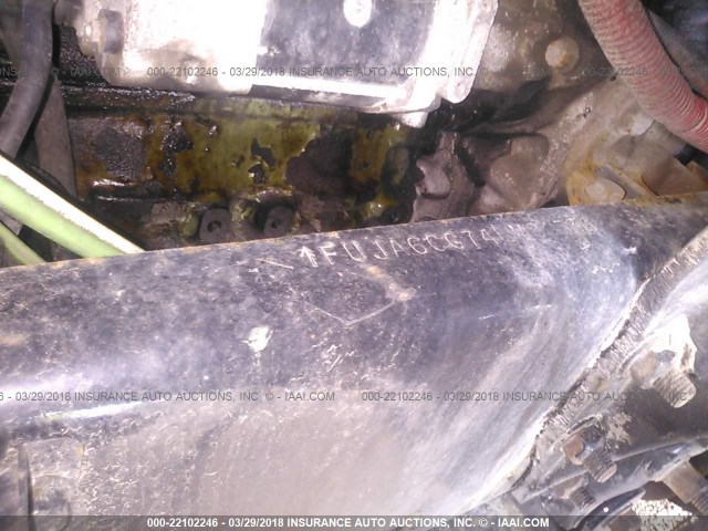 1FUJA6CG74LM81536 - 2004 FREIGHTLINER CONVENTIONAL COLUMBIA 白色 照片 10