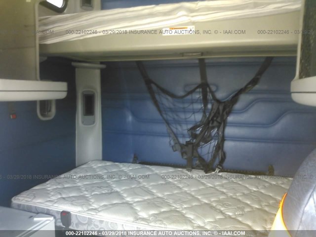 1FUJA6CG74LM81536 - 2004 FREIGHTLINER CONVENTIONAL COLUMBIA 白色 照片 7