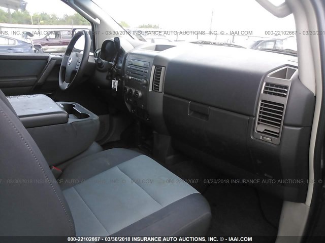 1N6AA07A14N551575 - 2004 NISSAN TITAN XE/SE/LE 灰色 照片 5