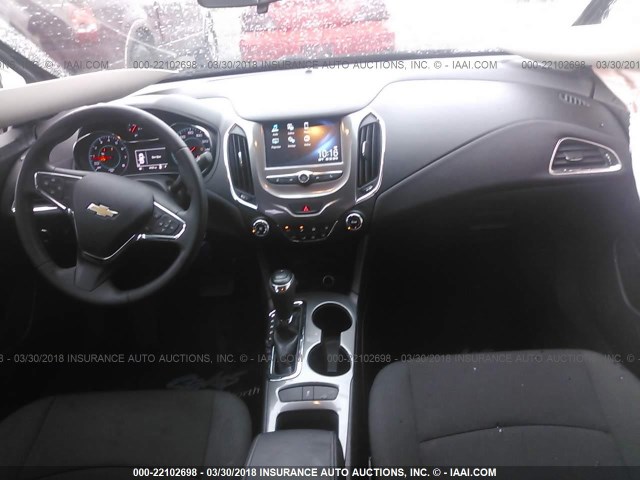 1G1BE5SM8H7100088 - 2017 CHEVROLET CRUZE LT GRAY photo 5