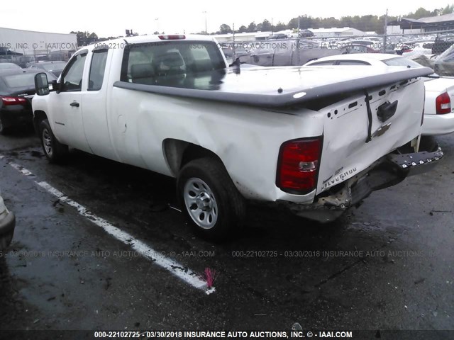 1GCRCPE06BZ133375 - 2011 CHEVROLET SILVERADO C1500 WHITE photo 3