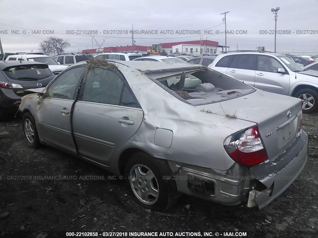 4T1BF32K93U546411 - 2003 TOYOTA CAMRY LE/XLE/SE ვერცხლისფერი ფოტო 3
