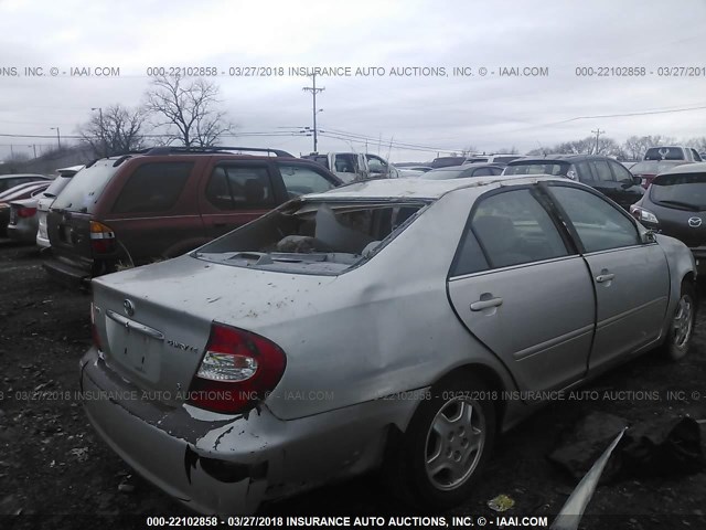 4T1BF32K93U546411 - 2003 TOYOTA CAMRY LE/XLE/SE ვერცხლისფერი ფოტო 4
