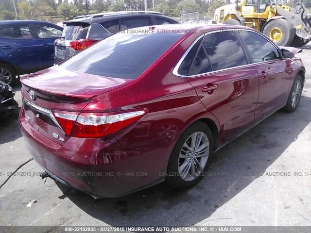 4T1BD1FK2FU152807 - 2015 TOYOTA CAMRY HYBRID/LE/XLE/SE RED photo 4