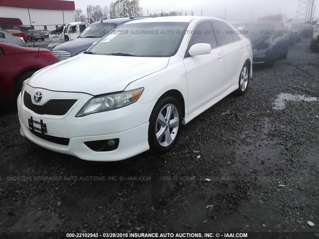 4T1BF3EK7AU554676 - 2010 TOYOTA CAMRY SE/LE/XLE WHITE photo 2