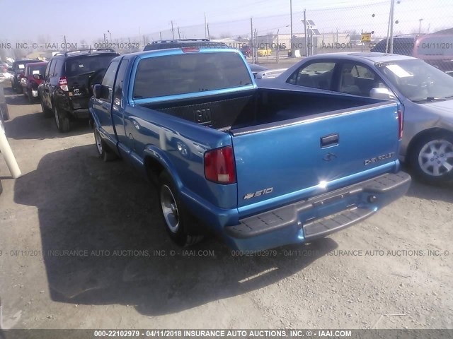 1GCCS1958Y8204585 - 2000 CHEVROLET S TRUCK S10 BLUE photo 3