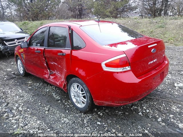 1FAHP35N78W148195 - 2008 FORD FOCUS SE/SEL/SES RED photo 3