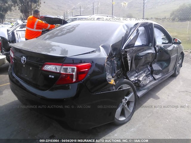 4T1BF1FK0CU166677 - 2012 TOYOTA CAMRY SE/LE/XLE 黑色 照片 4