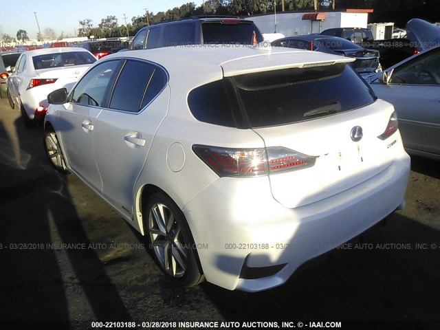 JTHKD5BHXF2221016 - 2015 LEXUS CT 200 WHITE photo 3