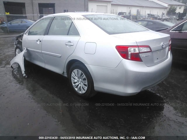4T4BF1FK7DR294227 - 2013 TOYOTA CAMRY L/SE/LE/XLE Gümüş foto 3