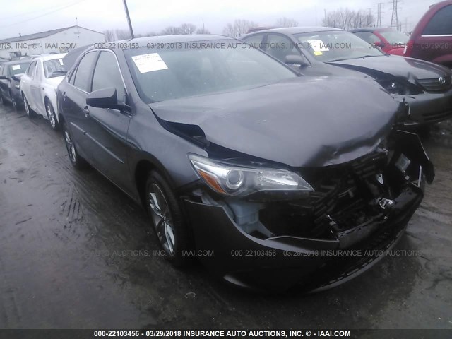 4T1BF1FK1GU156777 - 2016 TOYOTA CAMRY LE/XLE/SE/XSE 灰色 照片 1