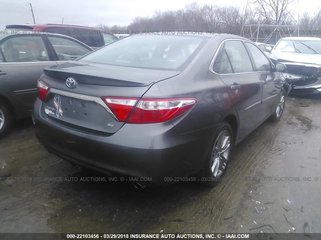 4T1BF1FK1GU156777 - 2016 TOYOTA CAMRY LE/XLE/SE/XSE 灰色 照片 4
