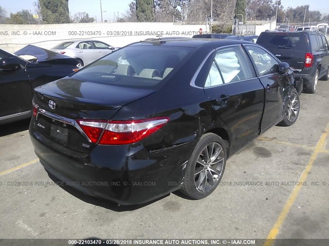 4T1BF1FK9FU009038 - 2015 TOYOTA CAMRY LE/XLE/SE/XSE შავი ფოტო 4