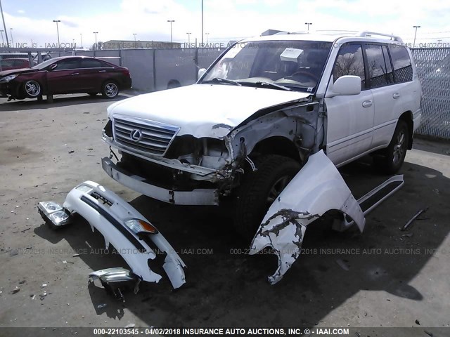 JTJHT00W133525762 - 2003 LEXUS LX 470 WHITE photo 2