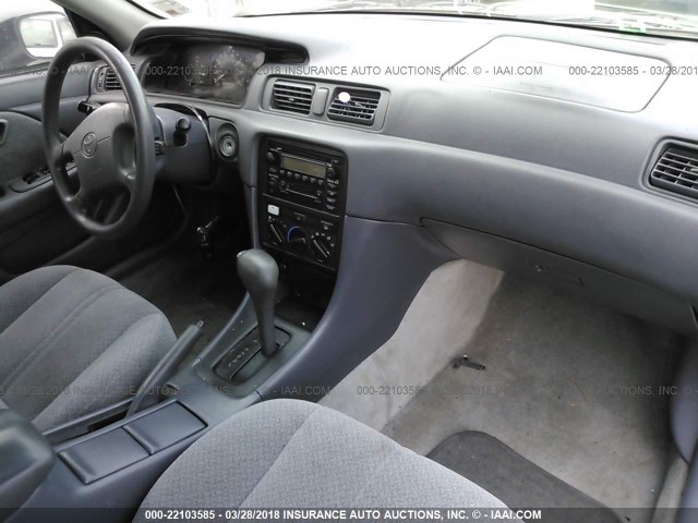 4T1BG22K41U819601 - 2001 TOYOTA CAMRY CE/LE/XLE BLUE photo 5