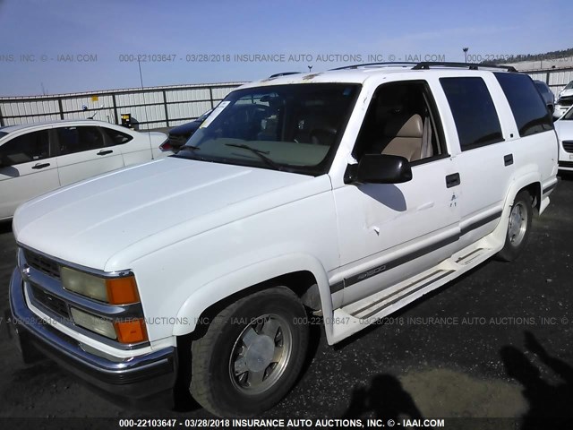 1GNEC13RXVJ441222 - 1997 CHEVROLET TAHOE C1500 WHITE photo 2