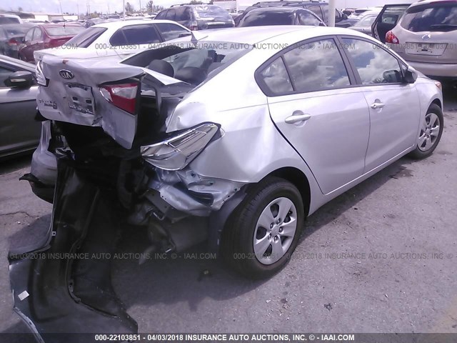 KNAFK4A69F5389311 - 2015 KIA FORTE LX SILVER photo 4