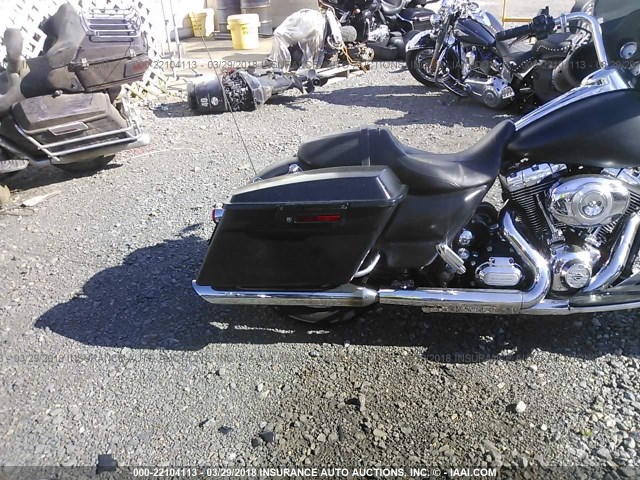 1HD1KBM12BB643646 - 2011 HARLEY-DAVIDSON FLHX BLACK photo 6