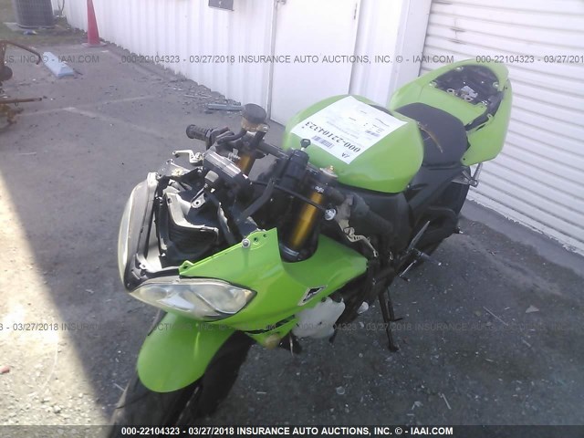 JKAZXCC154A008937 - 2004 KAWASAKI NINJA ZX 10R GREEN photo 2