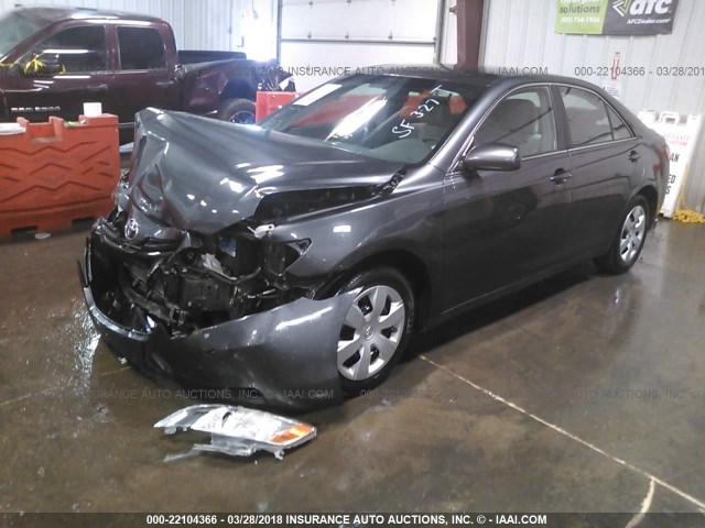 4T4BE46KX9R125279 - 2009 TOYOTA CAMRY SE/LE/XLE GRAY photo 2