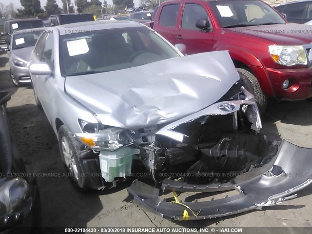 4T1BK3EK5BU132127 - 2011 TOYOTA CAMRY SE/LE/XLE ვერცხლისფერი ფოტო 1