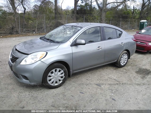 3N1CN7AP4CL894968 - 2012 NISSAN VERSA S/SV/SL GRAY photo 2