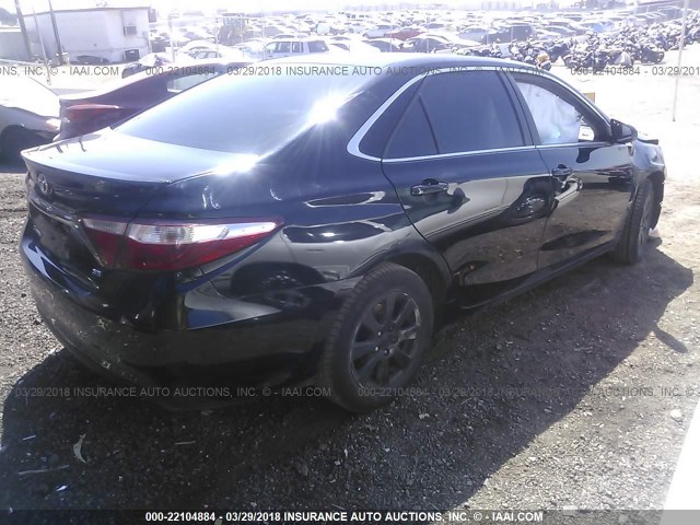 4T1BF1FK6FU109467 - 2015 TOYOTA CAMRY LE/XLE/SE/XSE BLACK photo 4