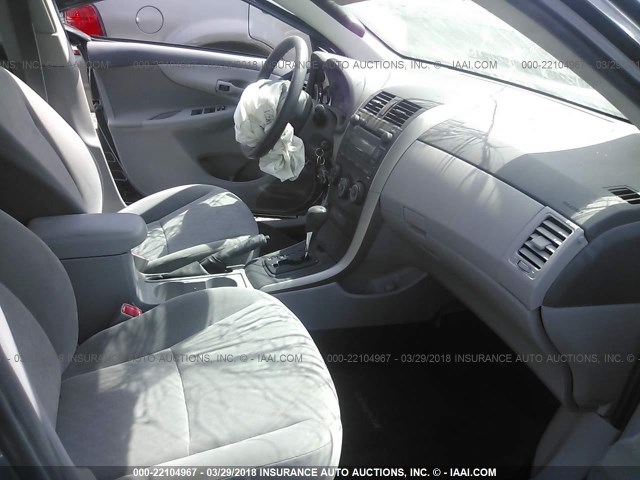 JTDBL40E49J049356 - 2009 TOYOTA COROLLA LE/XLE GRAY photo 5