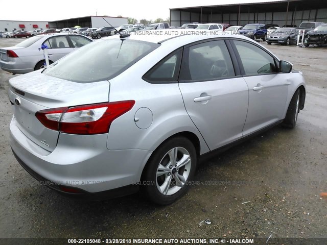 1FADP3F29DL295651 - 2013 FORD FOCUS SE SILVER photo 4