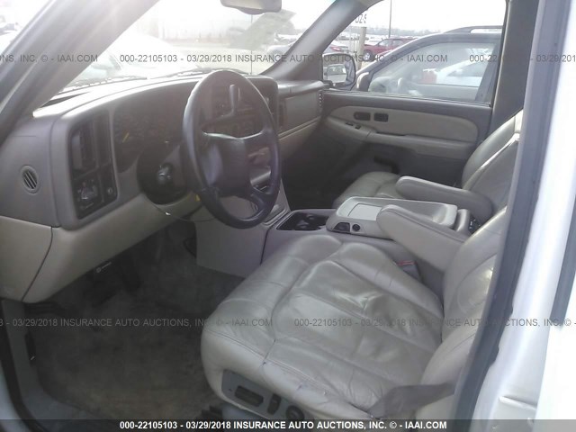 3GNEC16T41G204860 - 2001 CHEVROLET SUBURBAN C1500 WHITE photo 5