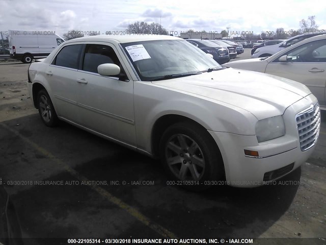 2C3KA53G77H693087 - 2007 CHRYSLER 300 TOURING WHITE photo 1