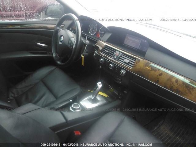 WBANV93548CZ69410 - 2008 BMW 535 XI ნაცრისფერი ფოტო 5